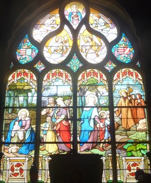 웨일스의 성 다윗에게 세례를 주고 수도원으로 인도하는 성녀 논나_photo by Moreau.henri_in the church of Sainte-Nonne in Dirinon_France.jpg
